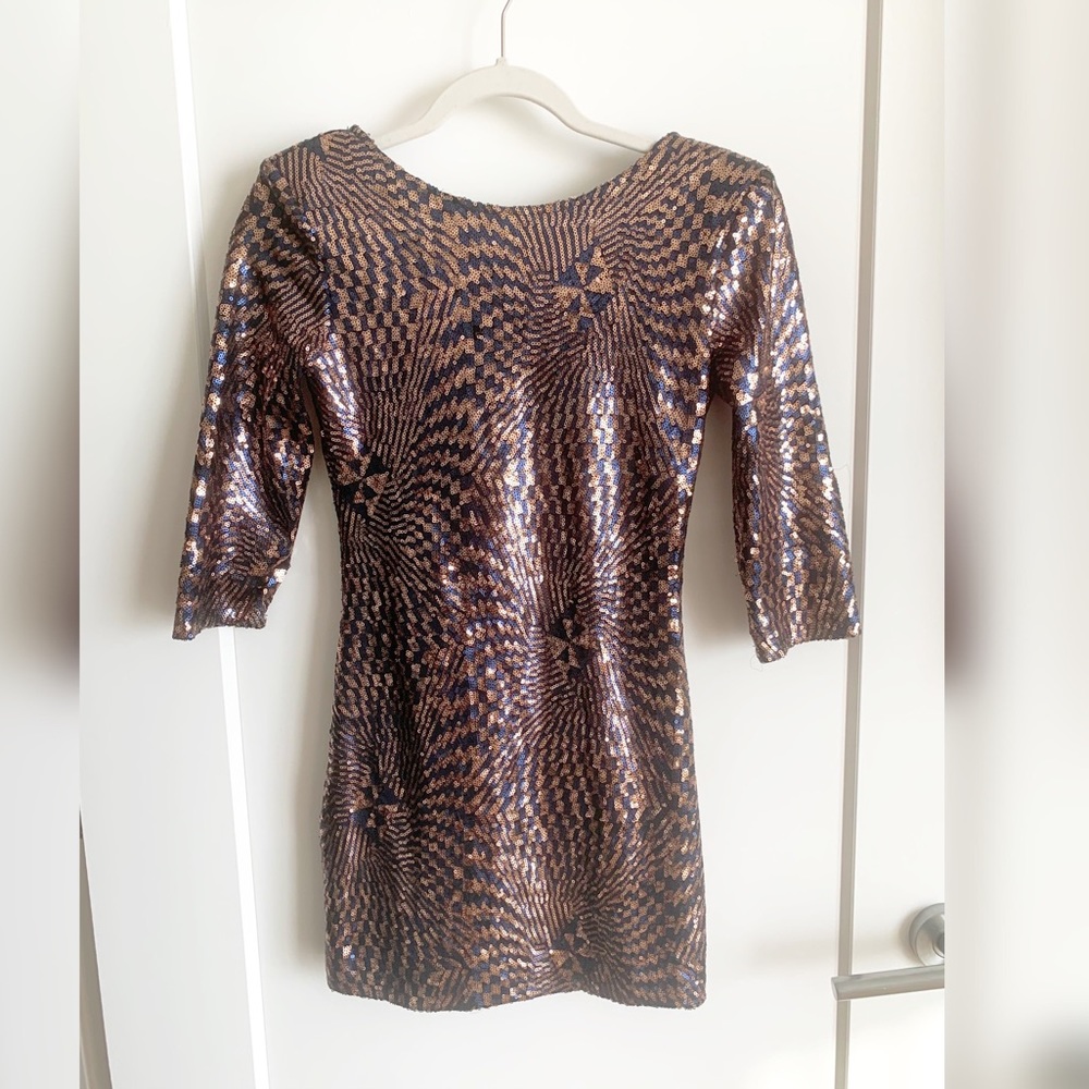 Showstopper mini sequin dress! SZ small